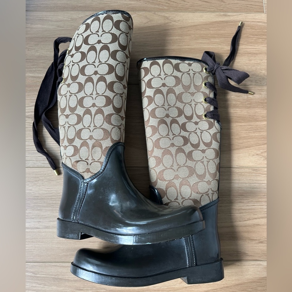 Coach Signature Jacquard Womens Tall Brown/Tan Lace
Up Rain Boots Size 8